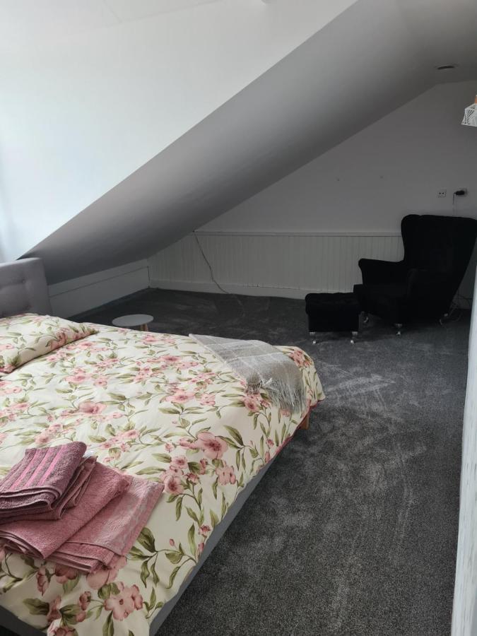 Dworek Sw.Antoniego Slawutowo Bagian luar foto