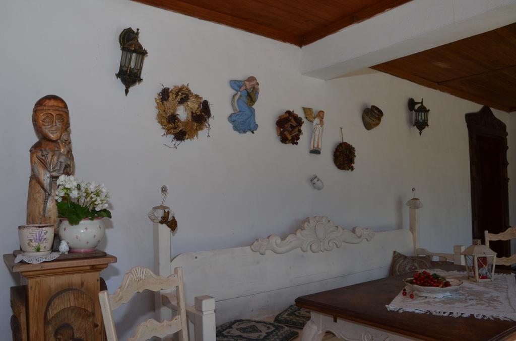 Dworek Sw.Antoniego Slawutowo Bagian luar foto