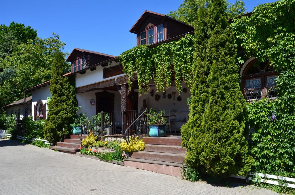 Dworek Sw.Antoniego Slawutowo Bagian luar foto