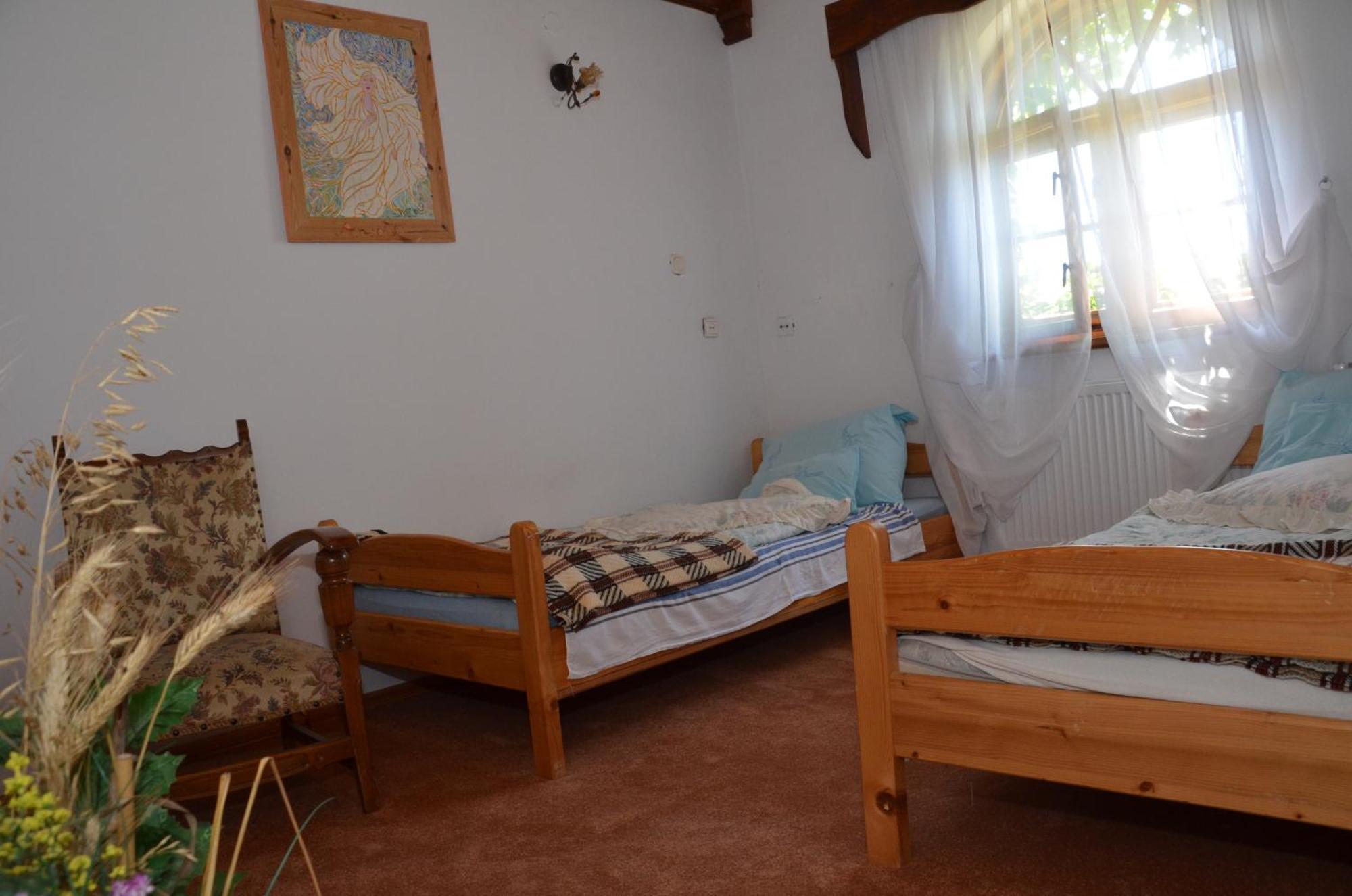 Dworek Sw.Antoniego Slawutowo Bagian luar foto